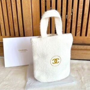 CHANEL NOVELTY/GWP 2025 Exclusive Mini Tote Bag/LMTD. QUANTITY/NEW SEASON